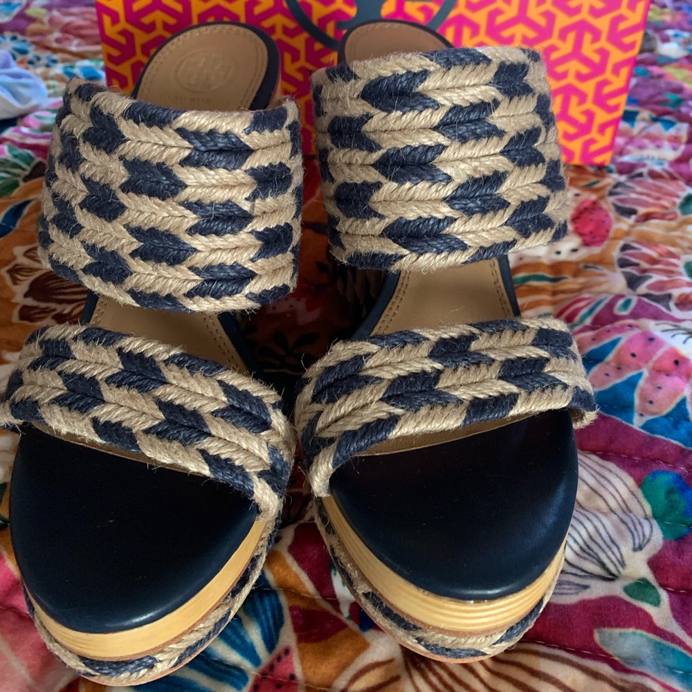 Tory Burch Wedge Solid Sandals - Picture 3 of 12
